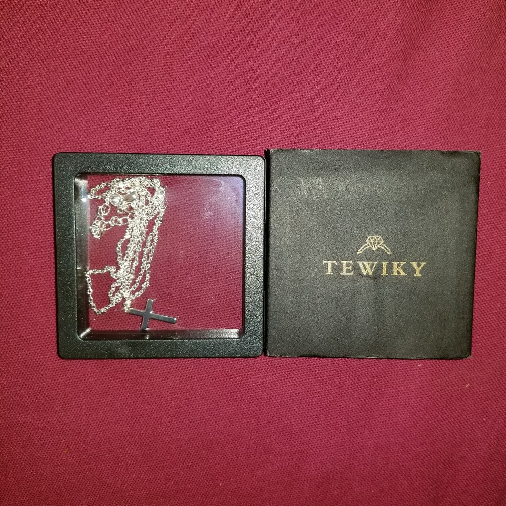 Tewiky Silver Necklace for Women, Simple Silver Cross Necklace